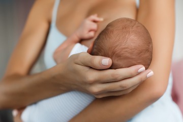 L’avis d’un chirurgien esthétique sur l’allaitement avec des prothèses mammaires